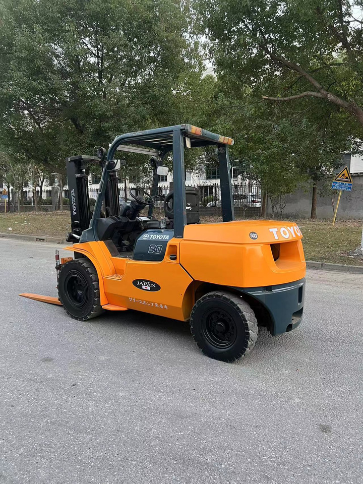Used Toyota FD50 Diesel forklift - Chariot élévateur diesel: photos 2 Used Toyota FD50 Diesel forklift - Chariot élévateur diesel: photos 2