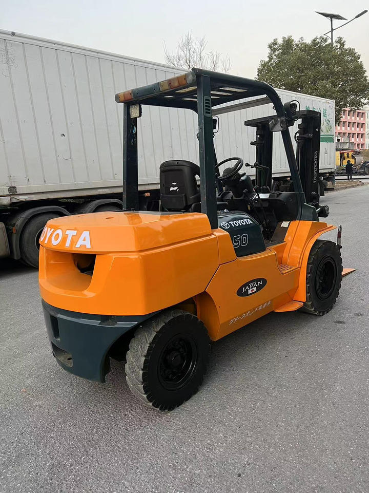Used Toyota FD50 Diesel forklift - Chariot élévateur diesel: photos 3 Used Toyota FD50 Diesel forklift - Chariot élévateur diesel: photos 3