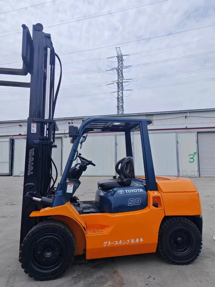 Used Toyota FD50 Diesel forklift - Chariot élévateur diesel: photos 2 Used Toyota FD50 Diesel forklift - Chariot élévateur diesel: photos 2