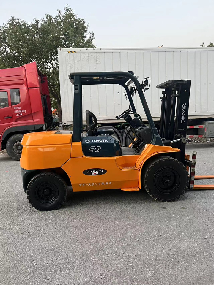 Used Toyota FD50 Diesel forklift - Chariot élévateur diesel: photos 4 Used Toyota FD50 Diesel forklift - Chariot élévateur diesel: photos 4