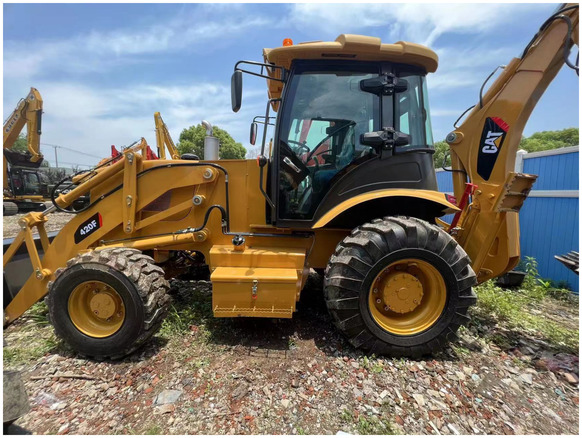 Used machinery CAT 420Fbackhoe loader caterpillar 420F used backhoe loader with cheap price - Tractopelle: photos 1 Used machinery CAT 420Fbackhoe loader caterpillar 420F used backhoe loader with cheap price - Tractopelle: photos 1