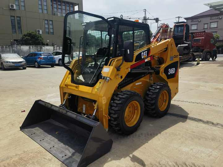 Cat 246d skid loaders - Mini chargeuse: photos 3 Cat 246d skid loaders - Mini chargeuse: photos 3