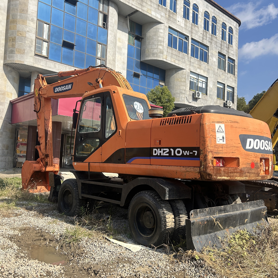 Doosan Doosan dh210w-7 wheel excavator - Pelle sur pneus: photos 5 Doosan Doosan dh210w-7 wheel excavator - Pelle sur pneus: photos 5