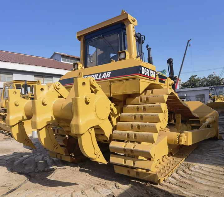 Second hand original japanese CAT D6R crawler bulldozer with high quality used Caterpillar D6R dozer for sale - Bulldozer: photos 2 Second hand original japanese CAT D6R crawler bulldozer with high quality used Caterpillar D6R dozer for sale - Bulldozer: photos 2