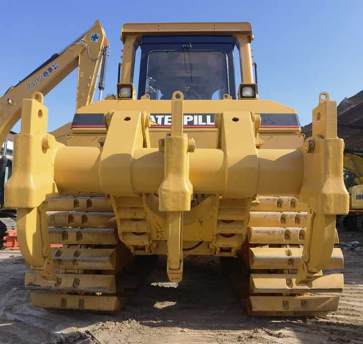 Second hand original japanese CAT D6R crawler bulldozer with high quality used Caterpillar D6R dozer for sale - Bulldozer: photos 3 Second hand original japanese CAT D6R crawler bulldozer with high quality used Caterpillar D6R dozer for sale - Bulldozer: photos 3