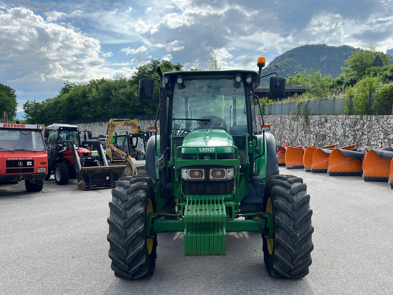 JOHN DEERE 5080 M - Tracteur agricole: photos 3 JOHN DEERE 5080 M - Tracteur agricole: photos 3