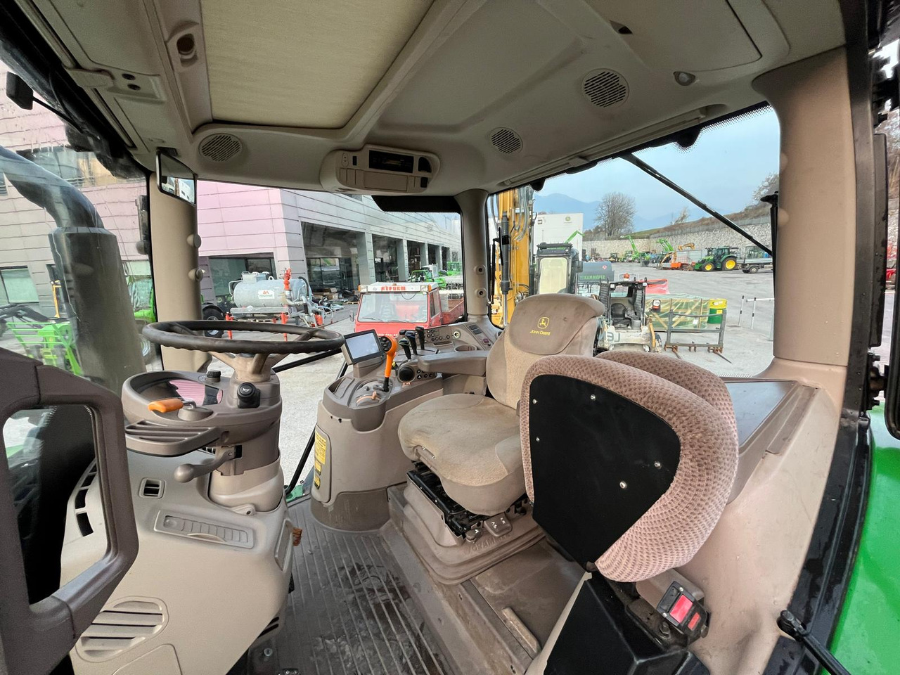 Tracteur agricole John Deere 6175R: photos 10 Tracteur agricole John Deere 6175R: photos 10