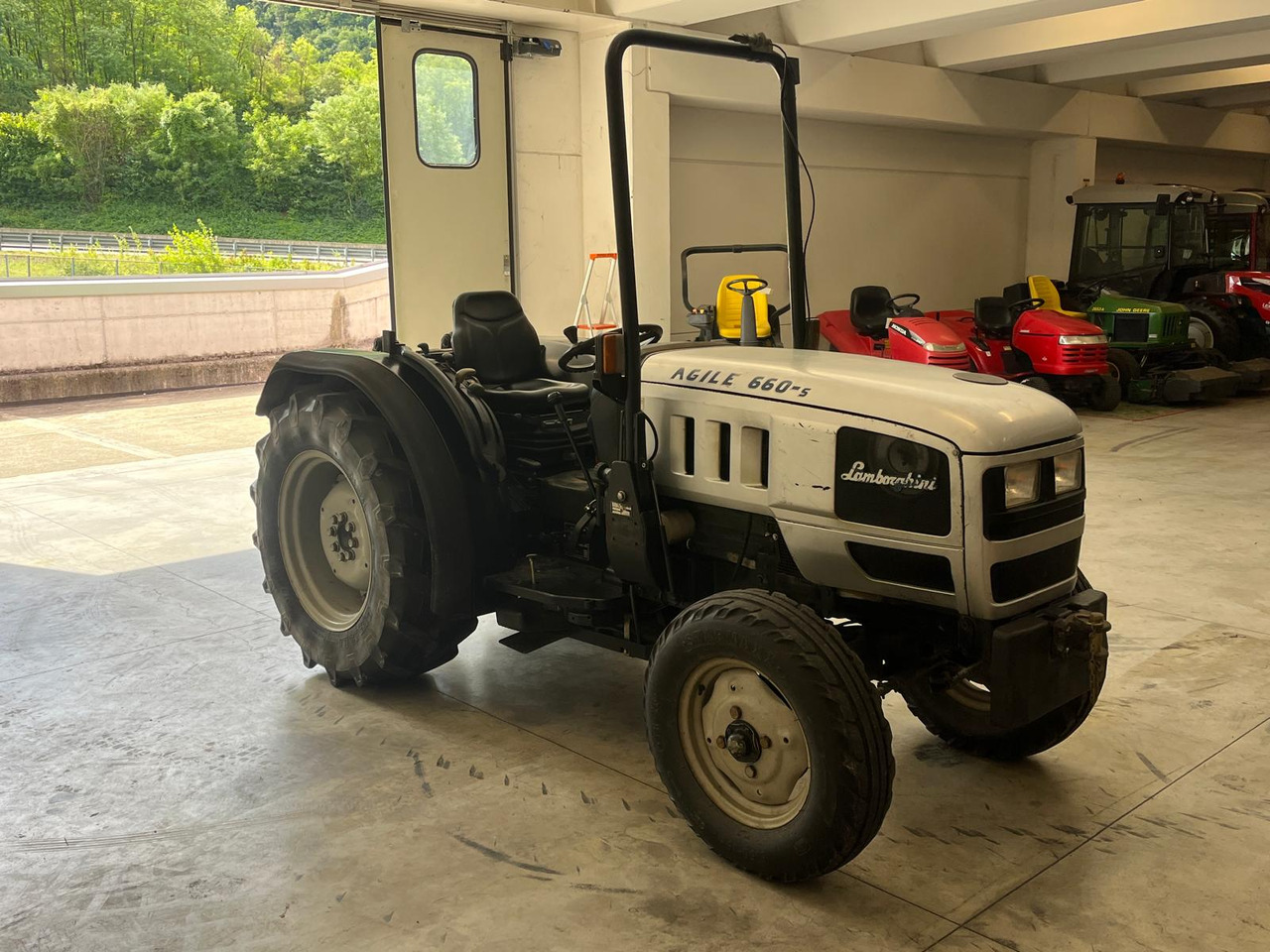 LAMBORGHINI AGILE 660S - Tracteur agricole: photos 4 LAMBORGHINI AGILE 660S - Tracteur agricole: photos 4