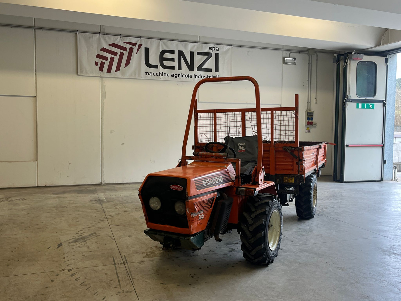 MOTOAGRICOLA GOLDONI TRANSACAR 50 - Tracteur agricole: photos 2 MOTOAGRICOLA GOLDONI TRANSACAR 50 - Tracteur agricole: photos 2
