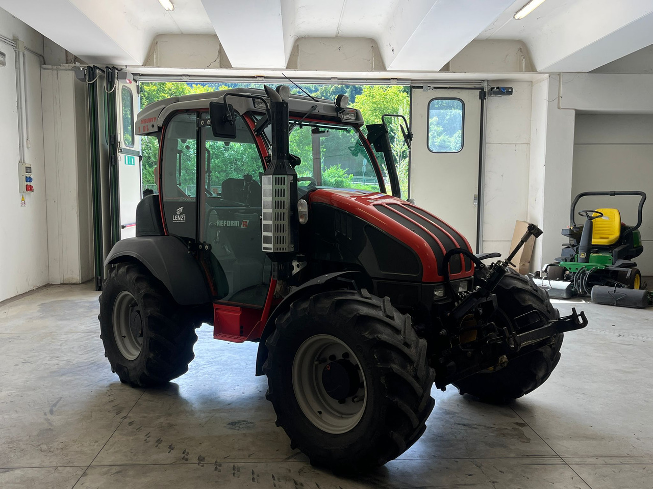 REFORM MOUNTY 100 V - Tracteur agricole: photos 3 REFORM MOUNTY 100 V - Tracteur agricole: photos 3