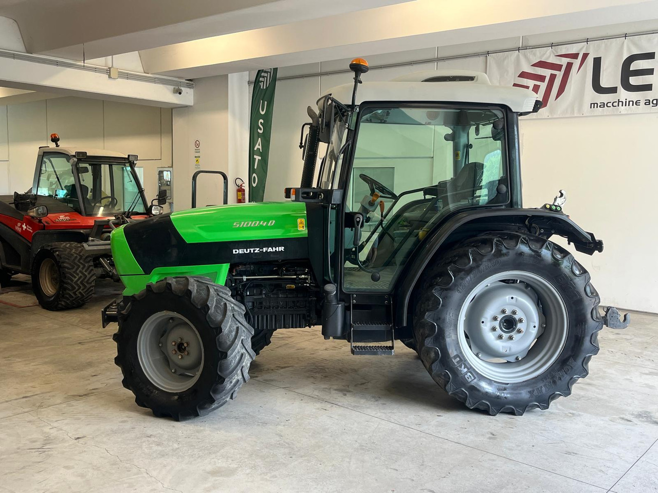 TRATTORE DEUTZ-FAHR 5100.4 D - Tracteur agricole: photos 5 TRATTORE DEUTZ-FAHR 5100.4 D - Tracteur agricole: photos 5