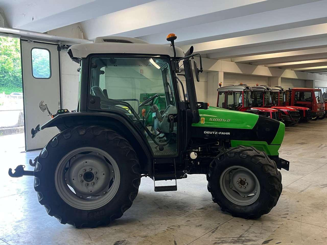 TRATTORE DEUTZ-FAHR 5100.4 D - Tracteur agricole: photos 4 TRATTORE DEUTZ-FAHR 5100.4 D - Tracteur agricole: photos 4
