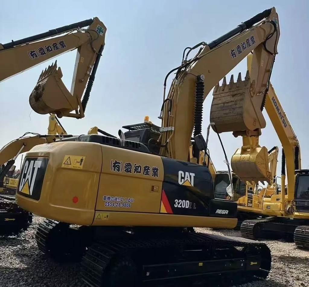 CAT 320 D - Pelle sur chenille: photos 1 CAT 320 D - Pelle sur chenille: photos 1