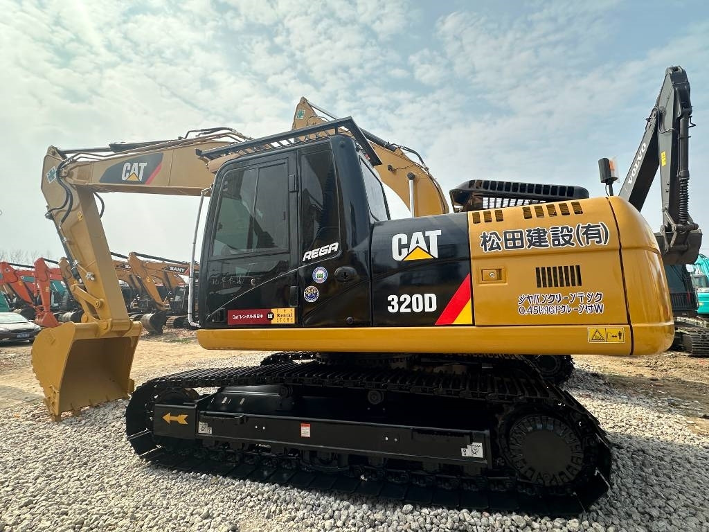CAT 320 D - Pelle sur chenille: photos 2 CAT 320 D - Pelle sur chenille: photos 2