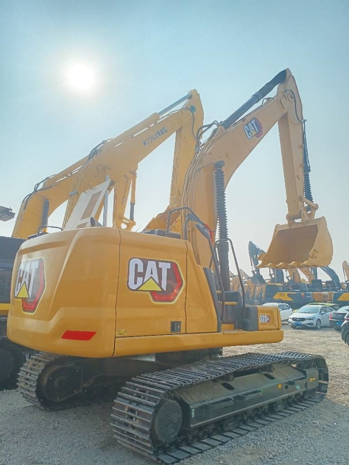 CAT 323GC - Pelle sur chenille: photos 1 CAT 323GC - Pelle sur chenille: photos 1