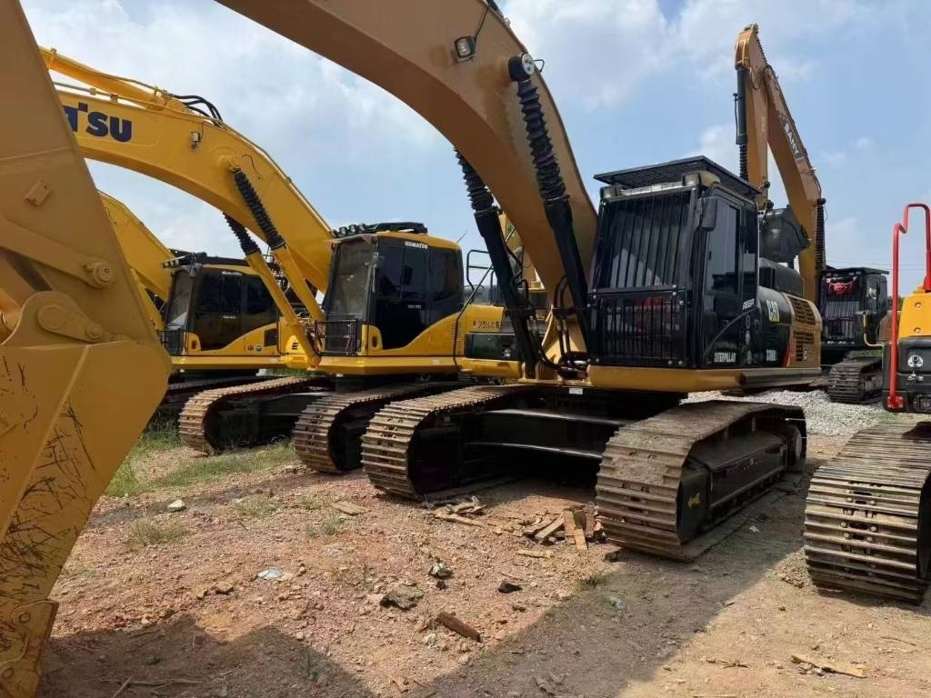 CAT 330 D L - Pelle sur chenille: photos 1 CAT 330 D L - Pelle sur chenille: photos 1