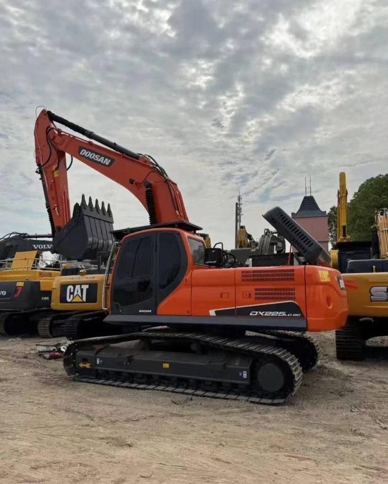 Doosan DX 225 - Pelle sur chenille: photos 1 Doosan DX 225 - Pelle sur chenille: photos 1