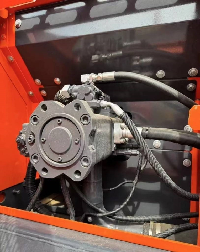 Doosan DX 225 - Pelle sur chenille: photos 3 Doosan DX 225 - Pelle sur chenille: photos 3