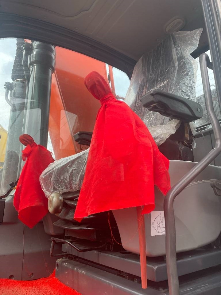 Doosan DX 225 - Pelle sur chenille: photos 3 Doosan DX 225 - Pelle sur chenille: photos 3