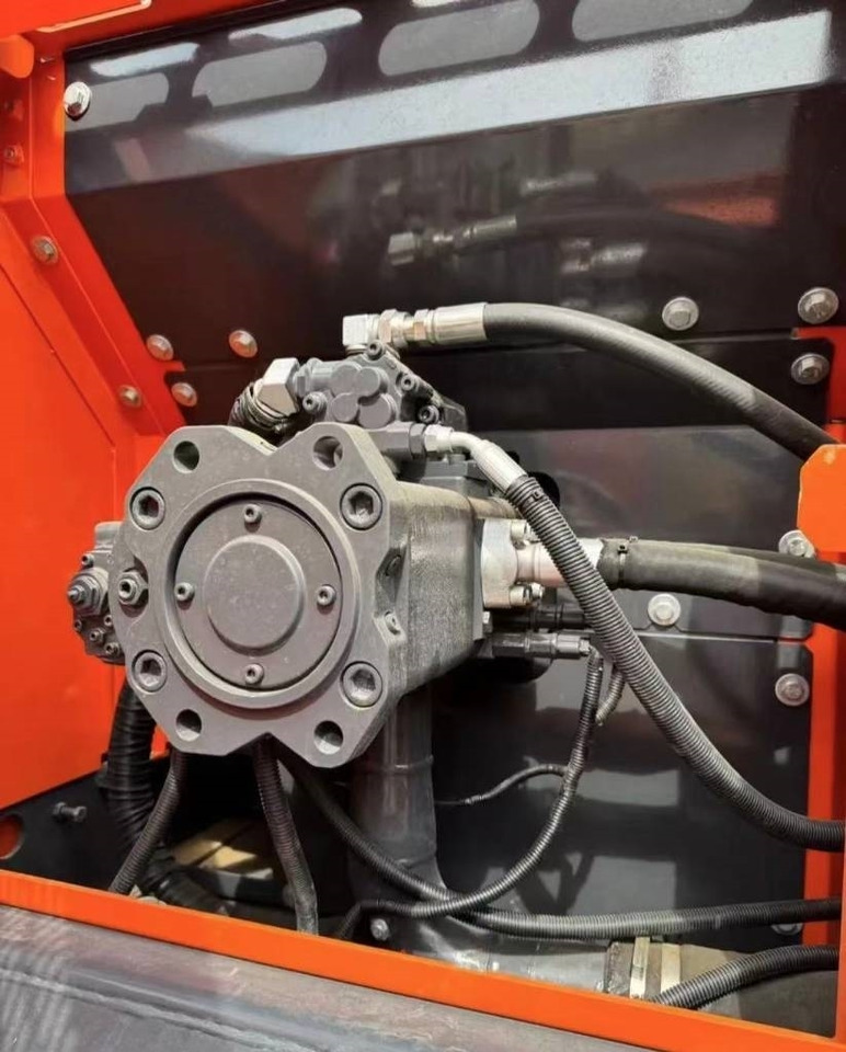 Doosan DX 225 - Pelle sur chenille: photos 2 Doosan DX 225 - Pelle sur chenille: photos 2