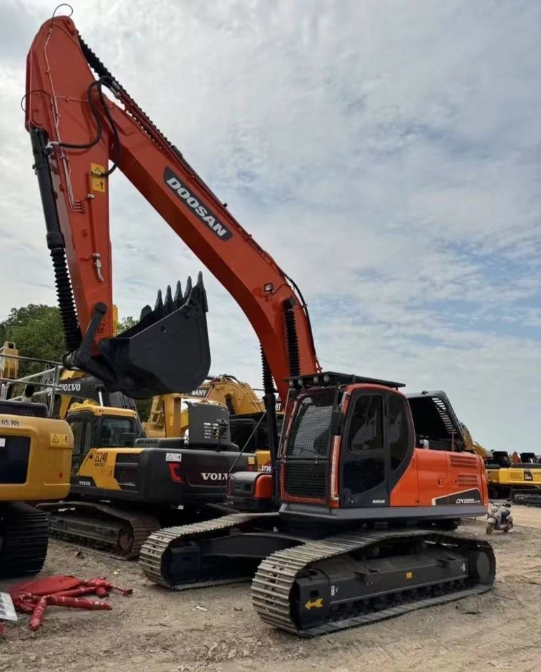 Doosan DX 225 - Pelle sur chenille: photos 1 Doosan DX 225 - Pelle sur chenille: photos 1