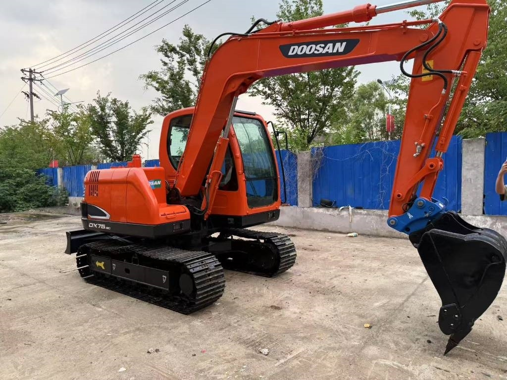 Doosan DX 75 - Pelle sur chenille: photos 4 Doosan DX 75 - Pelle sur chenille: photos 4