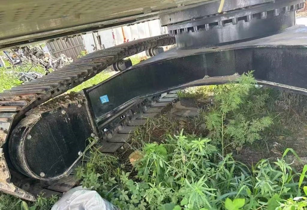 Hitachi 250 - Pelle sur chenille: photos 4 Hitachi 250 - Pelle sur chenille: photos 4