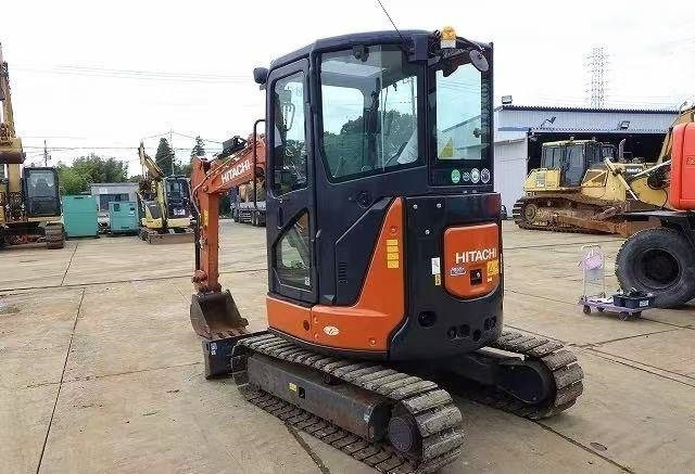 Hitachi 30 - Pelle sur chenille: photos 3 Hitachi 30 - Pelle sur chenille: photos 3