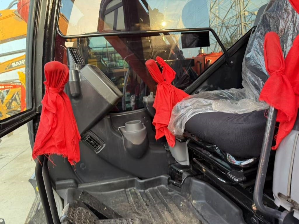 Hitachi 70 - Pelle sur chenille: photos 3 Hitachi 70 - Pelle sur chenille: photos 3