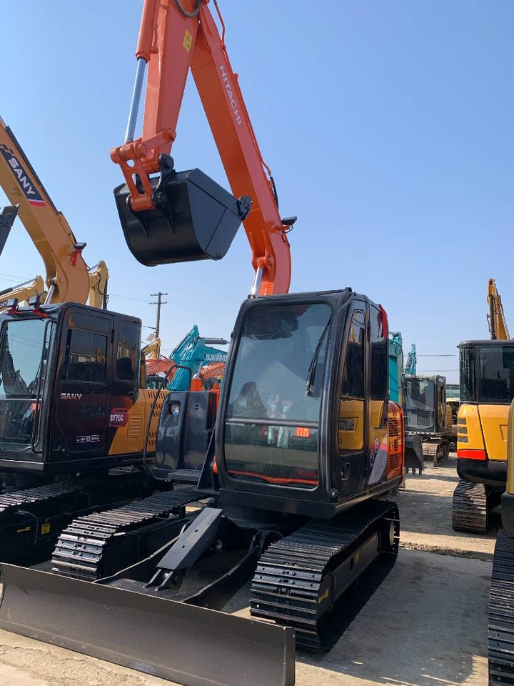 Hitachi 70 - Pelle sur chenille: photos 1 Hitachi 70 - Pelle sur chenille: photos 1