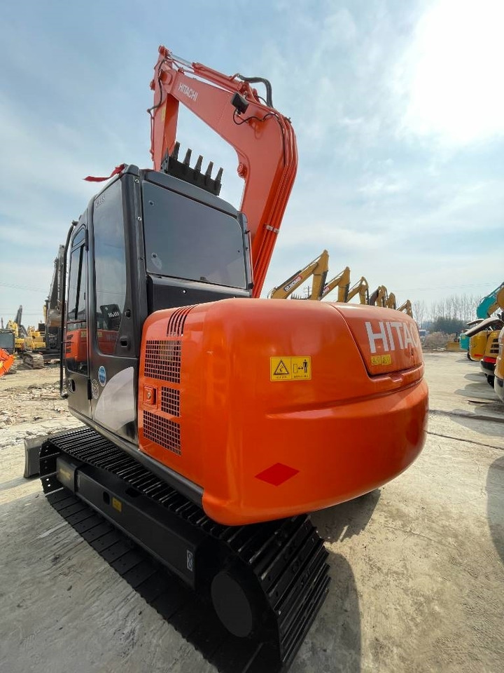 Hitachi ZAX 70 - Mini pelle: photos 3 Hitachi ZAX 70 - Mini pelle: photos 3