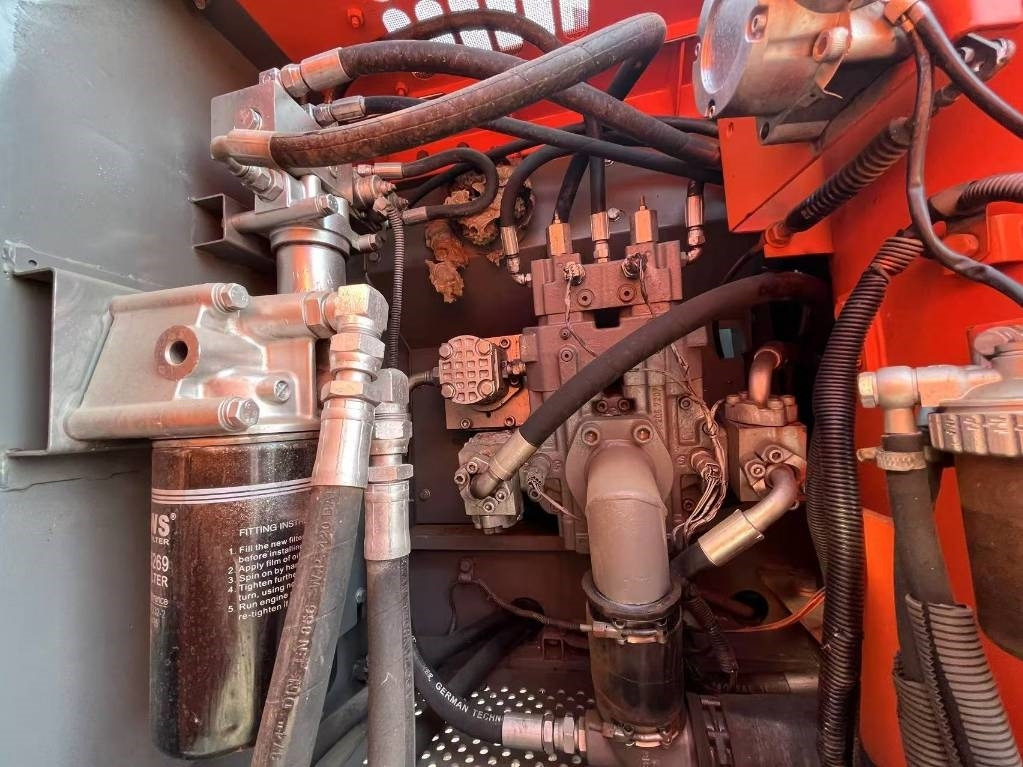 Hitachi ZX 160 - Pelle sur chenille: photos 5 Hitachi ZX 160 - Pelle sur chenille: photos 5