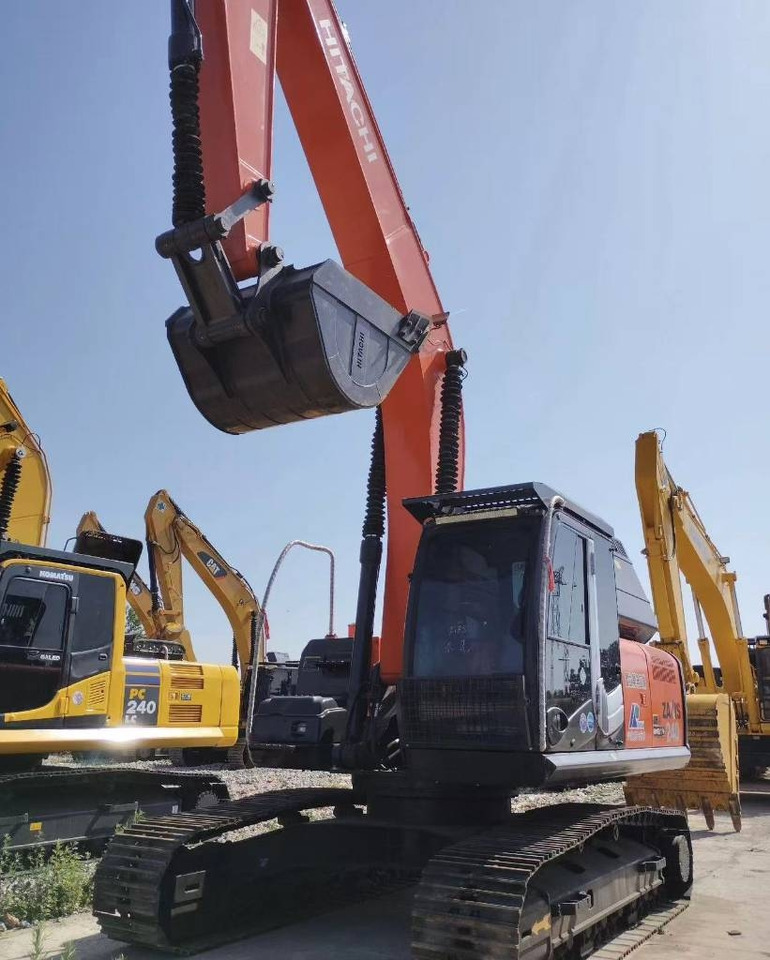 Hitachi ZX 240 - Pelle sur chenille: photos 1 Hitachi ZX 240 - Pelle sur chenille: photos 1