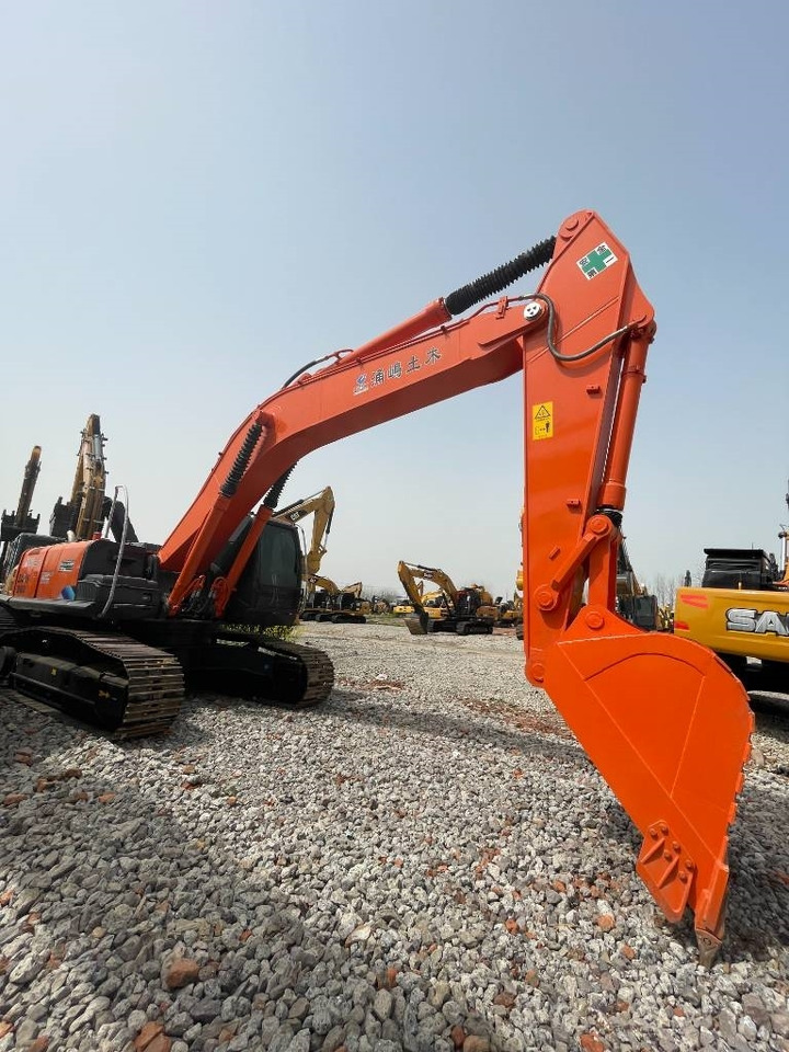 Hitachi ZX 360 - Pelle sur chenille: photos 1 Hitachi ZX 360 - Pelle sur chenille: photos 1