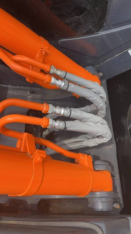 Hitachi Zaxis 210 H-3 - Pelle sur chenille: photos 3 Hitachi Zaxis 210 H-3 - Pelle sur chenille: photos 3
