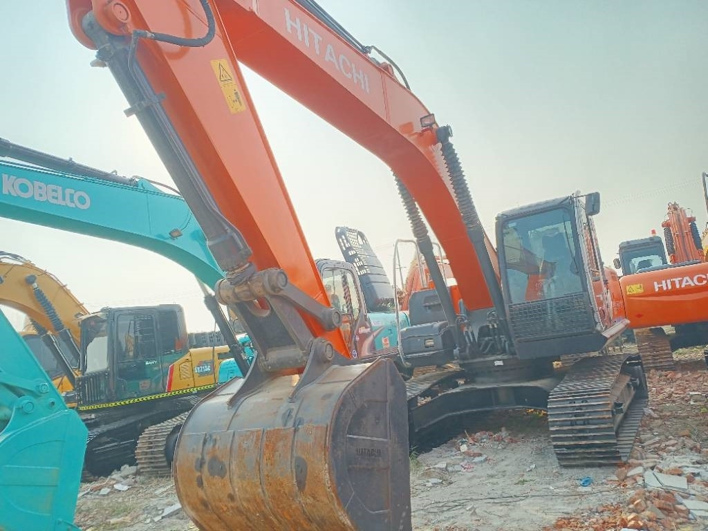 Hitachi Zaxis 240 LC-3 - Pelle sur chenille: photos 3 Hitachi Zaxis 240 LC-3 - Pelle sur chenille: photos 3