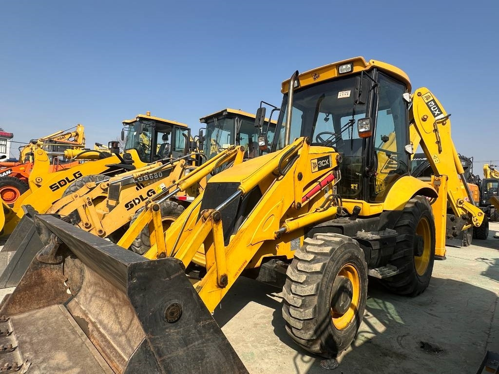 JCB 3 CX - Tractopelle: photos 2 JCB 3 CX - Tractopelle: photos 2
