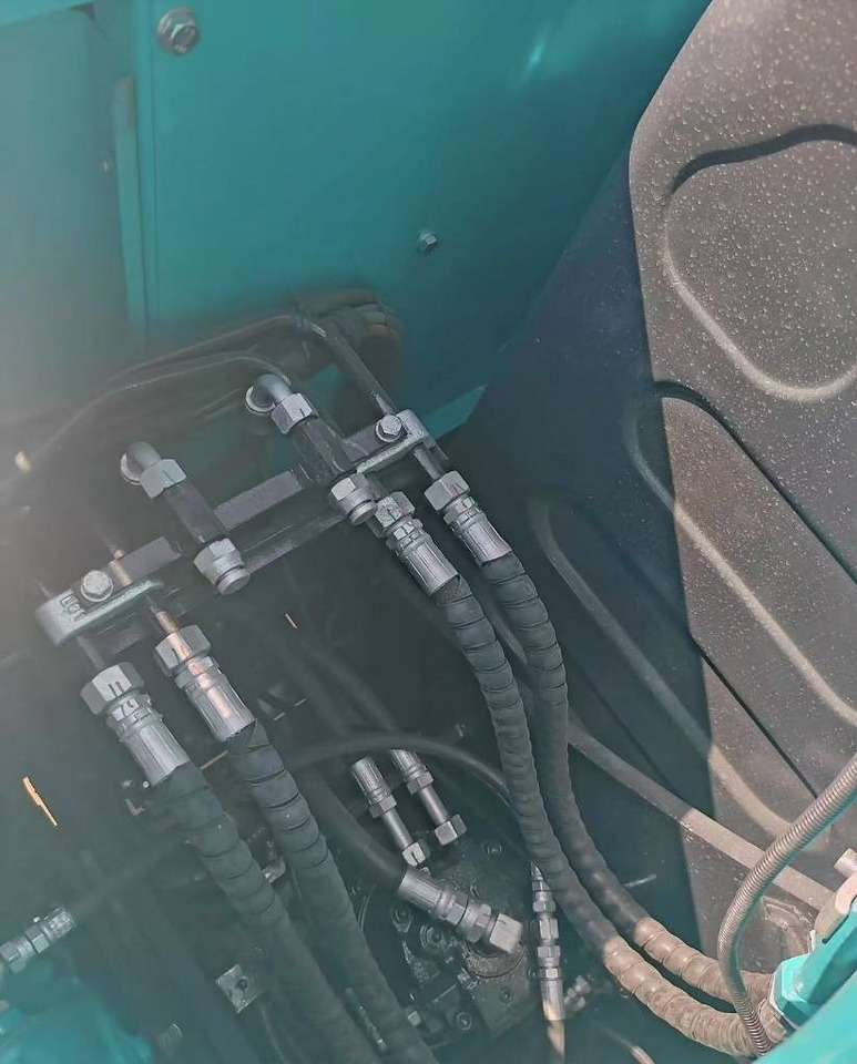 Kobelco SK 75 - Pelle sur chenille: photos 4 Kobelco SK 75 - Pelle sur chenille: photos 4