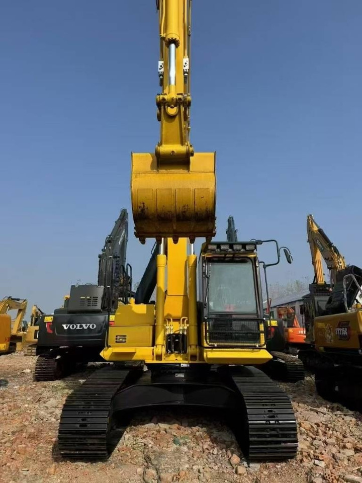 Komatsu PC 220-8 - Pelle sur chenille: photos 1 Komatsu PC 220-8 - Pelle sur chenille: photos 1