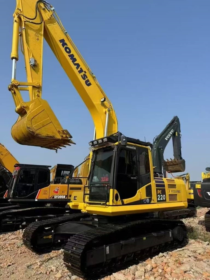 Komatsu PC 220-8 - Pelle sur chenille: photos 3 Komatsu PC 220-8 - Pelle sur chenille: photos 3