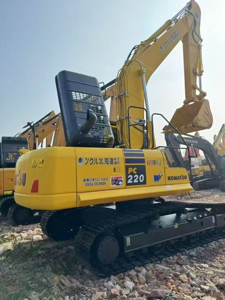 Komatsu PC 220 - Pelle sur chenille: photos 2 Komatsu PC 220 - Pelle sur chenille: photos 2