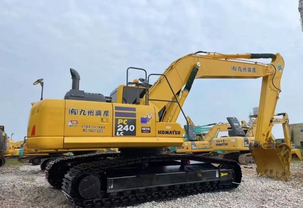 Komatsu PC 240 - Pelle sur chenille: photos 1 Komatsu PC 240 - Pelle sur chenille: photos 1