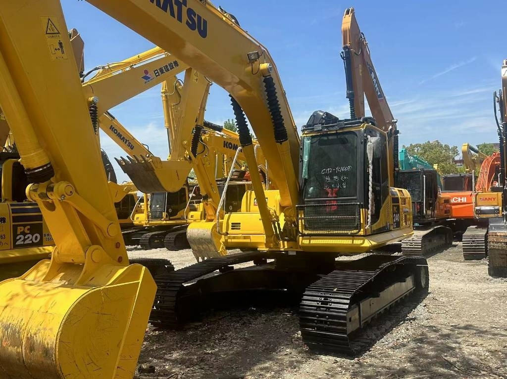 Komatsu PC 240 LC-8 - Pelle sur chenille: photos 1 Komatsu PC 240 LC-8 - Pelle sur chenille: photos 1