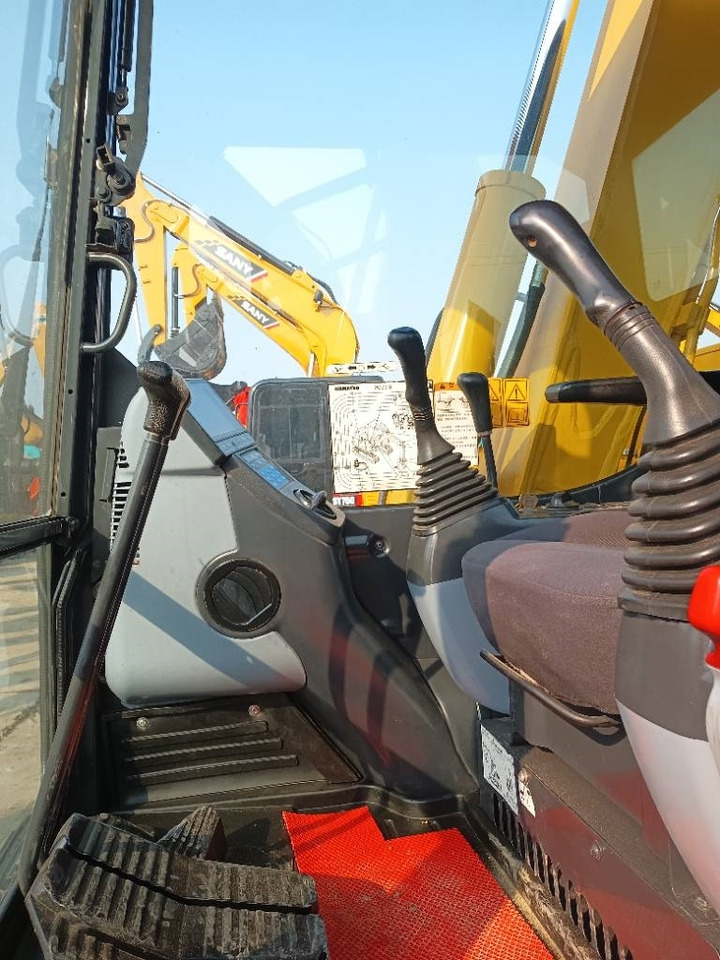 Komatsu PC 70 - Mini pelle: photos 5 Komatsu PC 70 - Mini pelle: photos 5