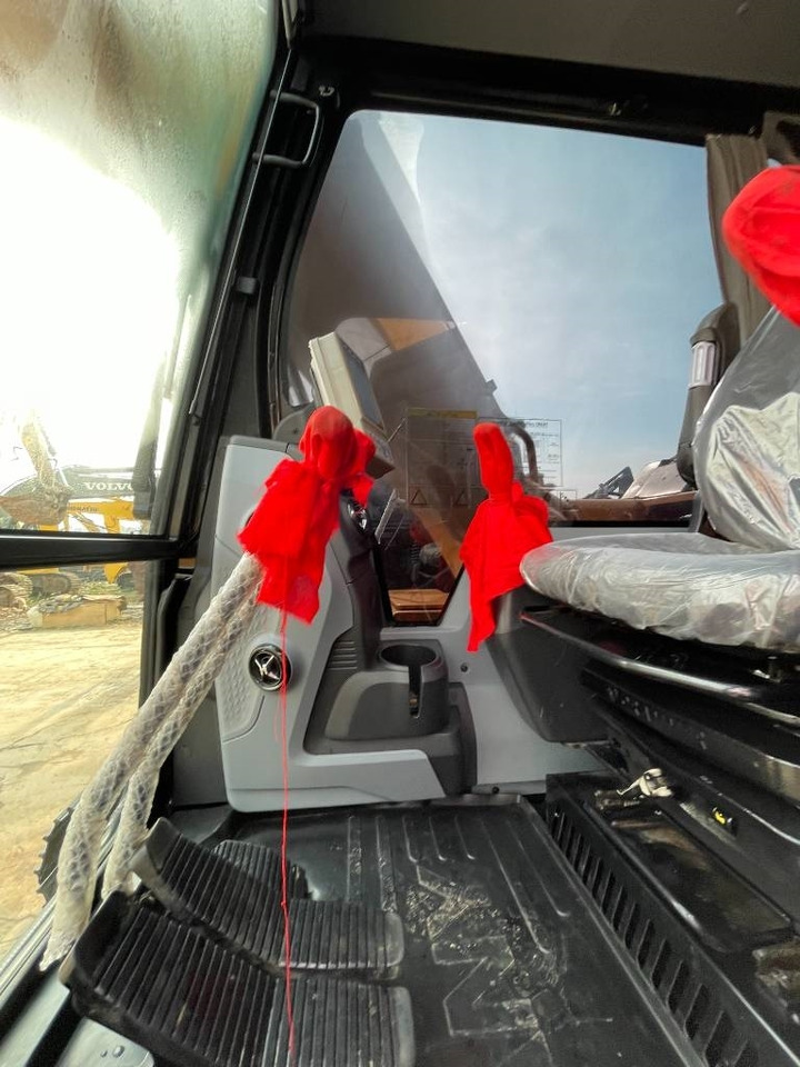 Sany SY 135 - Pelle sur chenille: photos 4 Sany SY 135 - Pelle sur chenille: photos 4