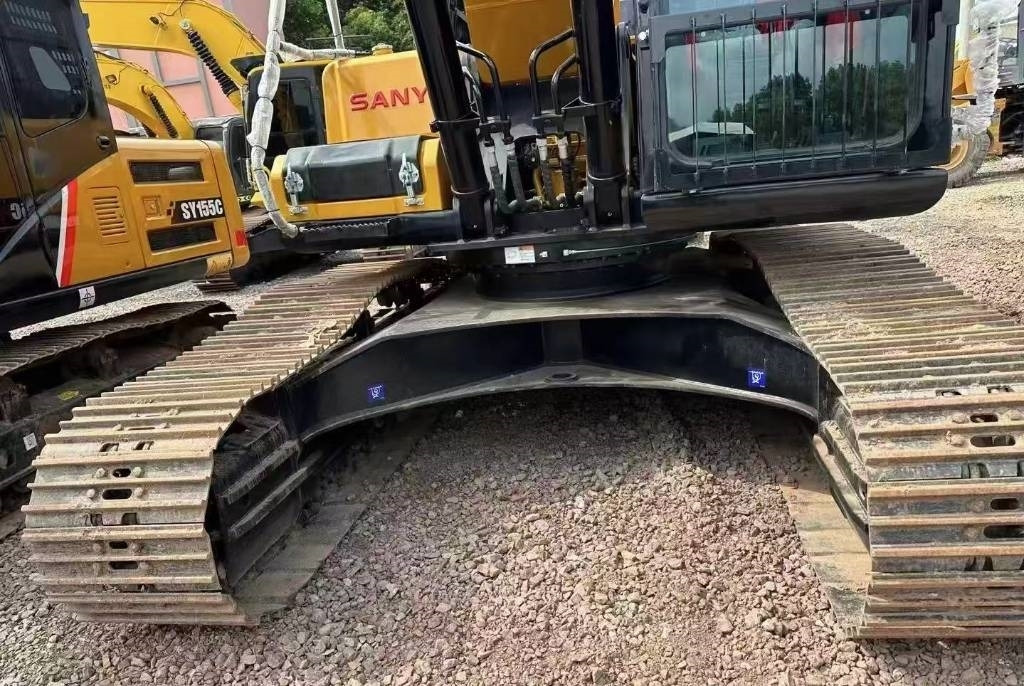 Sany SY 235 - Pelle sur chenille: photos 3 Sany SY 235 - Pelle sur chenille: photos 3