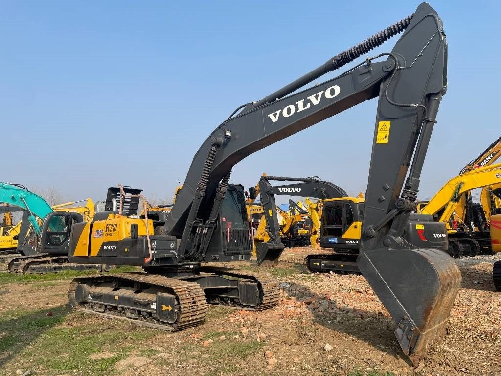 Volvo EC 210 - Pelle sur chenille: photos 2 Volvo EC 210 - Pelle sur chenille: photos 2