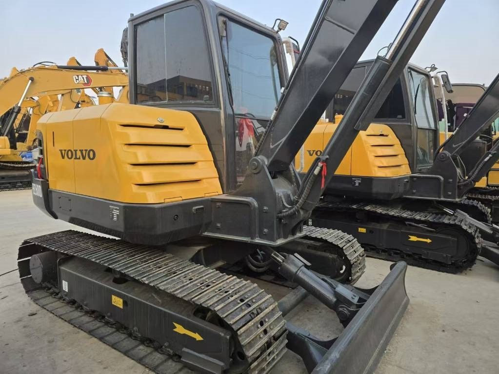 Volvo EC 60 - Pelle sur chenille: photos 2 Volvo EC 60 - Pelle sur chenille: photos 2