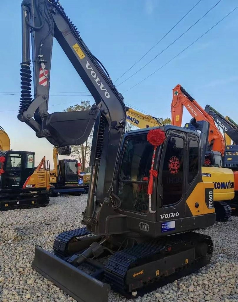 Volvo EC 60 - Pelle sur chenille: photos 1 Volvo EC 60 - Pelle sur chenille: photos 1