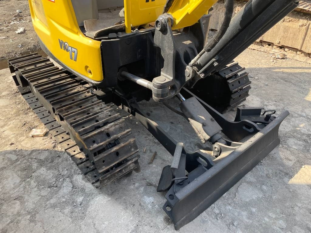 Yanmar 17 - Mini pelle: photos 4 Yanmar 17 - Mini pelle: photos 4